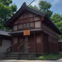鸿运宝库严选智能家居入门套装，包含智能插座、感应灯和小型空气净化器，白色简约外观