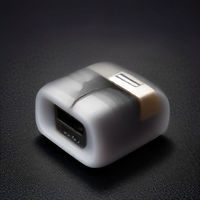 鸿运宝库精选氮化镓多口充电器，65W功率，三USB-C双USB-A接口，白色小巧方形设计